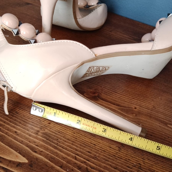 Heels - Picture 5 of 16